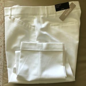 Chico’s So Slimming Serene Stretch White Crop